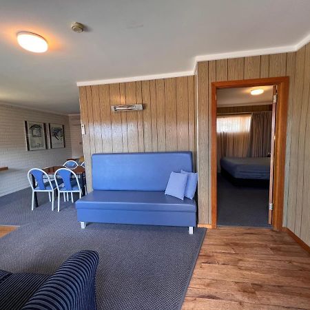Sturt Motel Balranald Bagian luar foto