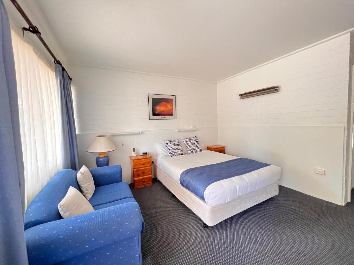 Sturt Motel Balranald Bagian luar foto