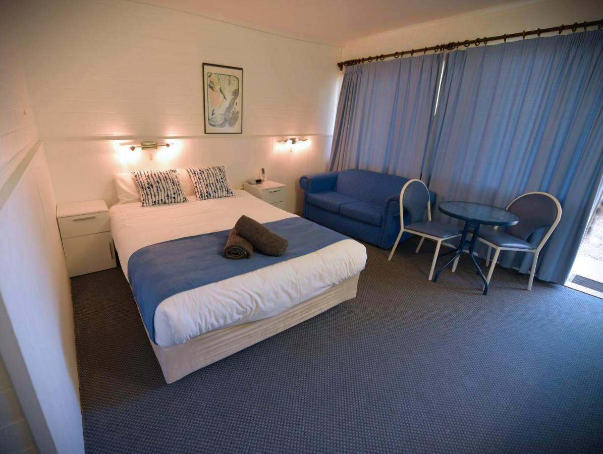 Sturt Motel Balranald Bagian luar foto